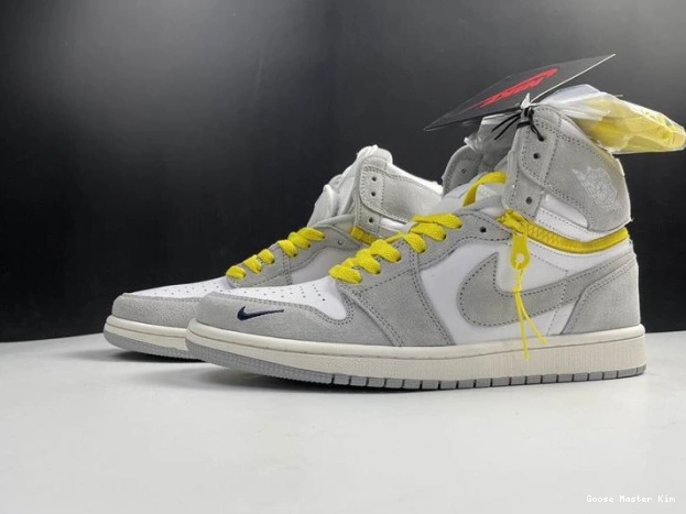 Smoke Air Switch 1 Jordan Light High CW6576-100 0608